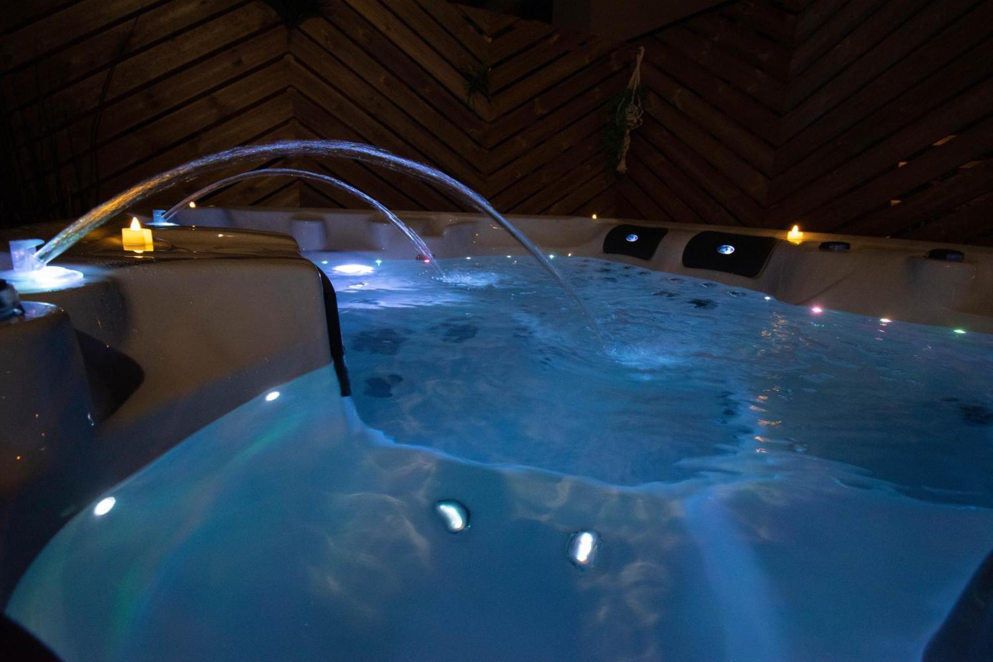 Studio Les 2 Fees - Jacuzzi - Deco Feerique Montfort-sur-Meu Buitenkant foto